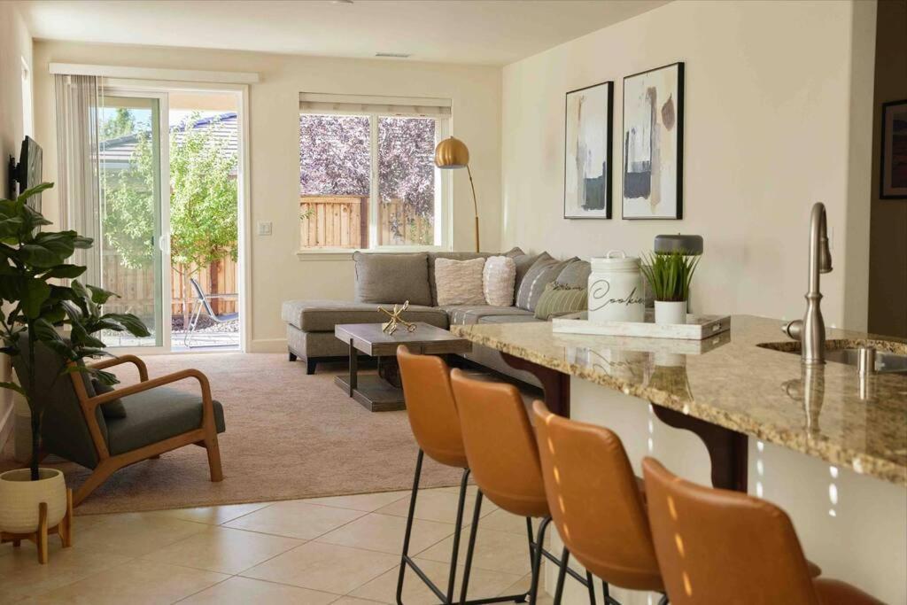 New Upscale House, Tahoe 30-Min W/ Cal King Reno Exterior foto
