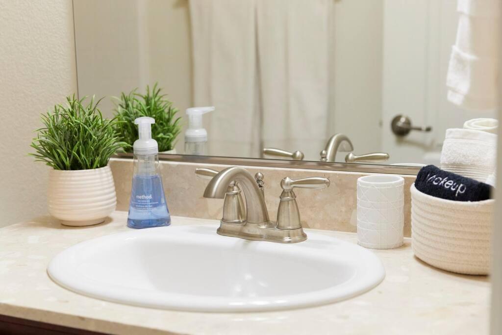 New Upscale House, Tahoe 30-Min W/ Cal King Reno Exterior foto
