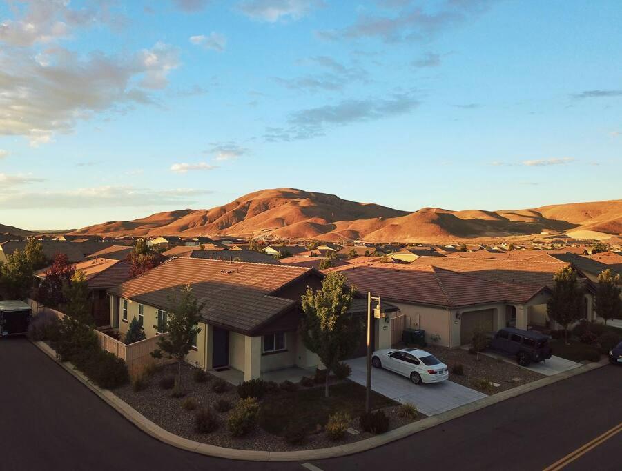 New Upscale House, Tahoe 30-Min W/ Cal King Reno Exterior foto